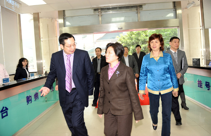 2010年3月，副省長(zhǎng)陳樺來(lái)我院調(diào)研參觀